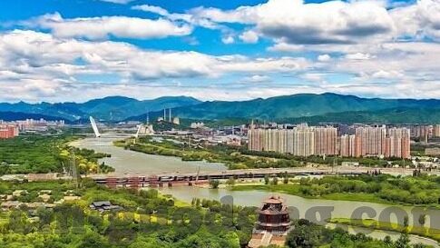 高清原创麻豆av在线-解锁高清范儿的视觉盛宴，邂逅原创麻豆的AV在线世界